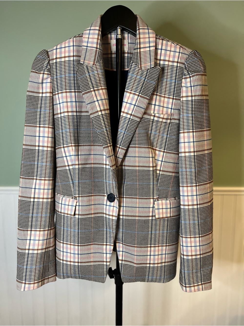 EUC- Riley & Rae Tailored Plaid Blazer in Black, Cream, Pink & Blue. Size 0